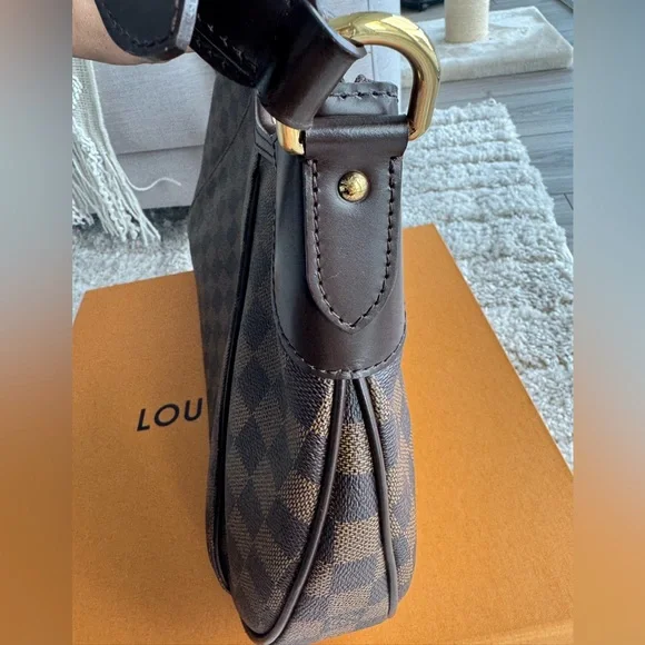 🤎 Louis Vuitton Thames GM – Damier Ebene – Red Interior - Picture 8 of 15